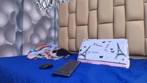 Snapshot of hannah_teehn chatting on October 6, 7:18 pm hannah_teehn online show from October 6, 7:18 pm
