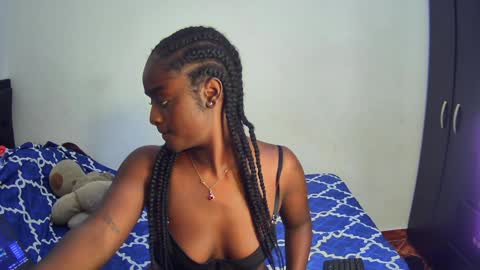 hannahcox1 online show from January 23, 8:45 pm