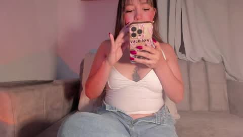 Hannah  online show from April 1, 2:34 am