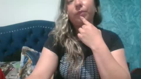 hannahevans2 online show from November 12, 11:47 pm