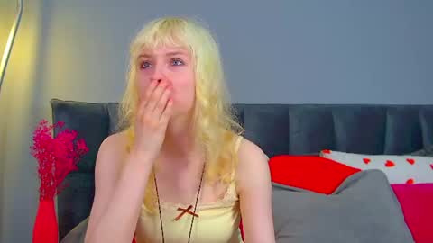 Hannah online show from June 18, 9:14 am