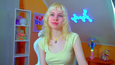 Hannah online show from May 31, 6:30 am