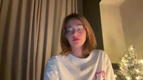 hannahinto online show from December 15, 5:12 am