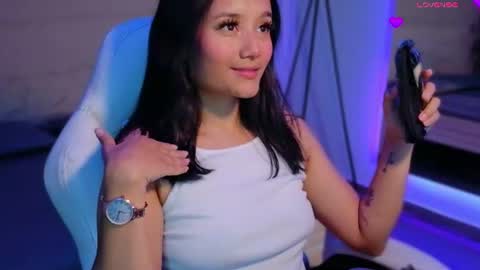 hannahmonttgomery  Help me reach 100 Hands up online show from July 15, 4:44 pm