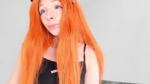 Snapshot of hannaxo1 chatting on February 22, 2:06 am Hannah online show from February 22, 2:06 am