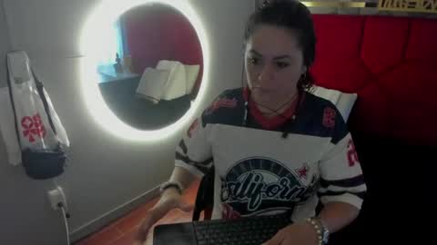 Hanny  online show from June 11, 11:40 am