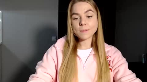 Snapshot of happy_fox_ chatting on February 11, 2:57 pm happy_fox_ online show from February 11, 2:57 pm