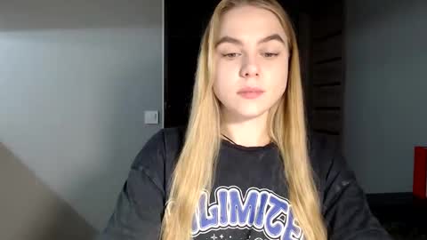 Snapshot of happy_fox_ chatting on December 20, 10:32 pm happy_fox_ online show from December 20, 10:32 pm