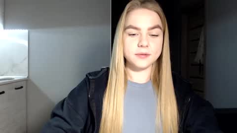 Snapshot of happy_fox_ chatting on March 11, 9:48 pm happy_fox_ online show from March 11, 9:48 pm