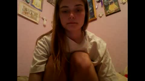 happyemily  online show from February 23, 9:25 pm