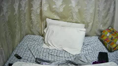 happysonia online show from June 15, 6:13 am
