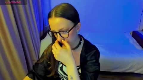 Stephanie online show from March 24, 7:19 pm