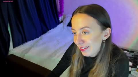 Snapshot of happystephanie chatting on December 12, 6:10 pm Stephanie online show from December 12, 6:10 pm