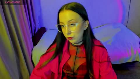 Stephanie online show from June 2, 7:04 pm