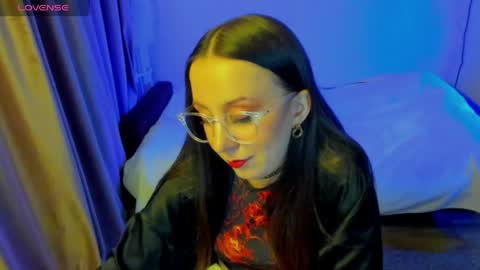 Stephanie online show from June 3, 8:14 pm