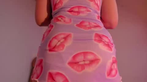 Annie online show from November 25, 6:15 am