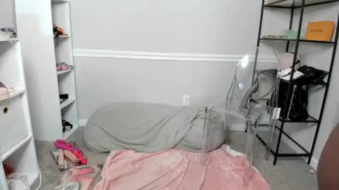 Snapshot of harmonie_marquise chatting on September 26, 7:33 pm Harmonie Marquise online show from September 26, 7:33 pm