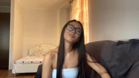 Snapshot of harolddierolf chatting on October 11, 1:43 am Naomi online show from October 11, 1:43 am