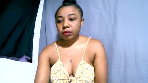 Snapshot of hasimina09 chatting on October 18, 11:24 am hasimina09 online show from October 18, 11:24 am