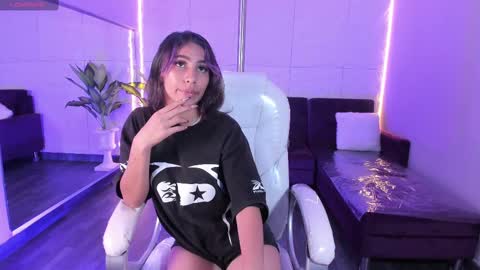 Snapshot of hasleycarter chatting on October 17, 4:48 am HasleyCarter online show from October 17, 4:48 am