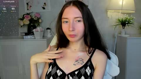 Lola online show from October 20, 9:23 am