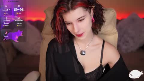 haylaamber online show from May 16, 12:59 pm