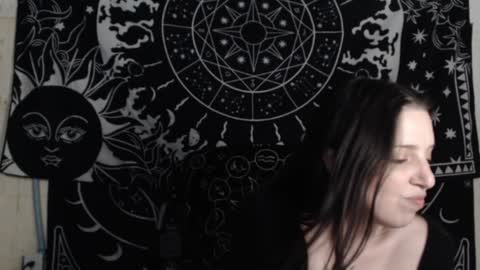 Hayle Woods online show from December 19, 2:34 am