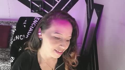 Snapshot of hayleymiller_vc chatting on February 25, 5:30 am hayley miller online show from February 25, 5:30 am