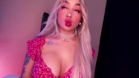 Marie online show from February 1, 5:06 am