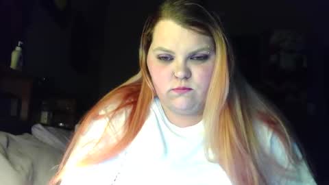 Hazeleyez97 online show from April 12, 6:27 am