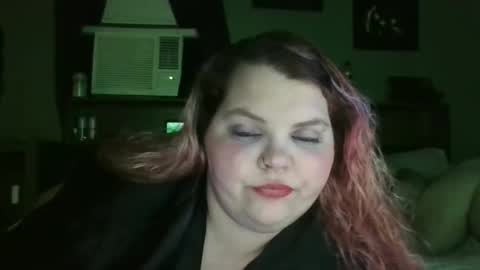 Hazeleyez97 online show from April 9, 6:30 am