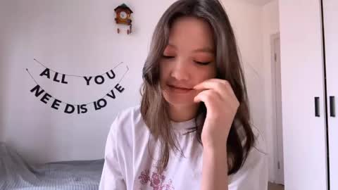 Kira online show from April 29, 10:18 am