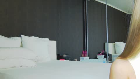 Helen online show from February 2, 9:30 am