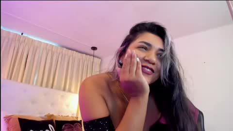 Snapshot of heidyblue chatting on October 17, 6:11 pm online show from October 17, 6:11 pm