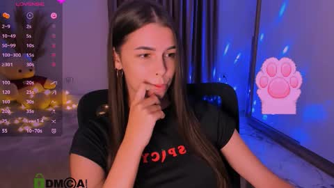 Snapshot of heileymeow chatting on October 13, 8:33 pm Heiley online show from October 13, 8:33 pm