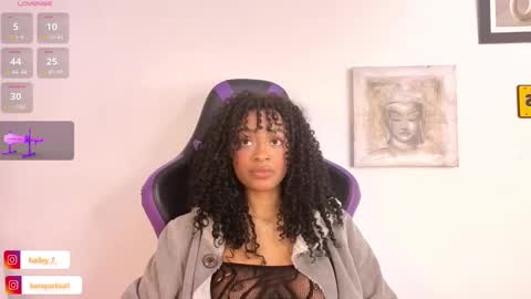 Snapshot of heily_fox chatting on February 21, 4:51 am HEILY online show from February 21, 4:51 am
