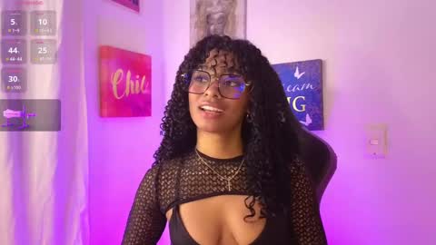 Snapshot of heily_fox chatting on January 26, 6:17 am HEILY online show from January 26, 6:17 am
