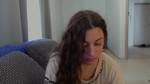 helen_adams_ online show from July 11, 8:25 am