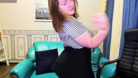 Snapshot of helen_elliot chatting on December 26, 7:03 am Helen Elliot online show from December 26, 7:03 am