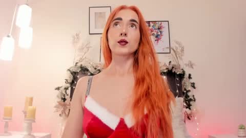 Snapshot of helen_mooree chatting on December 24, 1:50 pm Helen online show from December 24, 1:50 pm