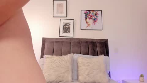 Snapshot of helen_mooree chatting on February 1, 1:30 pm Helen online show from February 1, 1:30 pm