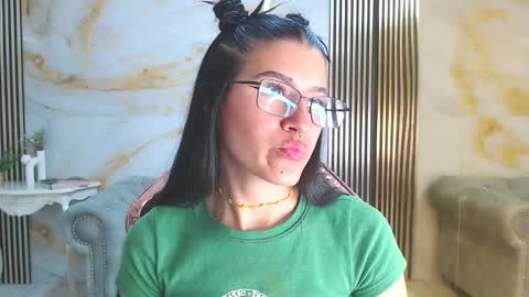 Snapshot of helena1_s chatting on September 29, 8:25 pm helena1_s online show from September 29, 8:25 pm
