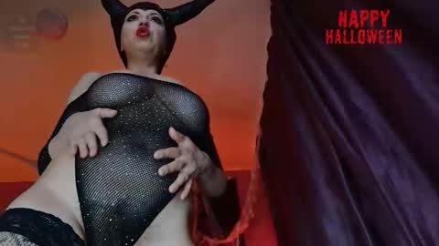 Helena online show from October 28, 9:30 pm