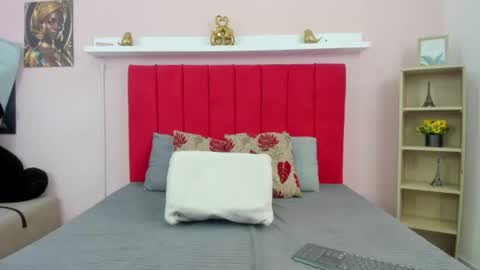 helena_hillss online show from July 26, 12:57 pm