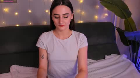 Snapshot of helena_lorente chatting on December 22, 8:47 pm Helen online show from December 22, 8:47 pm