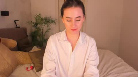 Helen online show from March 30, 4:17 pm