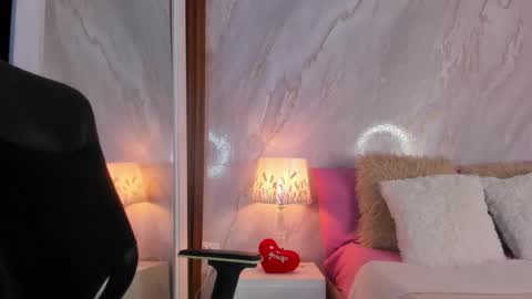 Helena Santos  online show from February 23, 10:48 am