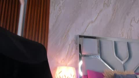 Helena Santos  online show from July 5, 11:05 am