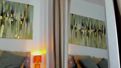 Snapshot of helena_santos01 chatting on February 6, 3:31 pm Helena Santos online show from February 6, 3:31 pm