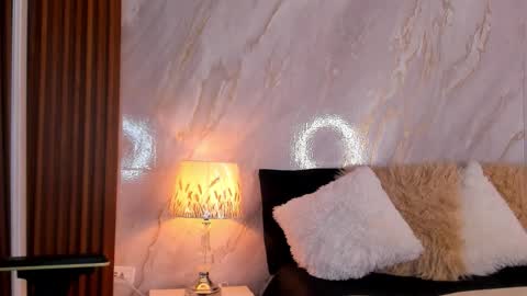 Helena Santos  online show from January 17, 11:18 am